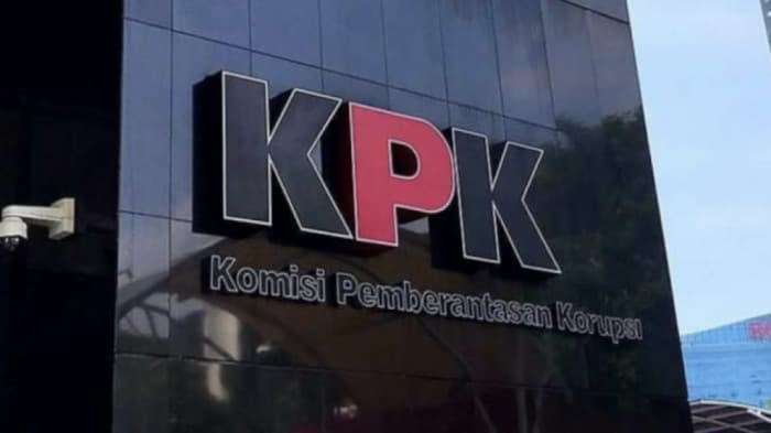 KPK Gelar OTT di Cilacap, Bupati dan Puluhan Orang Diamankan